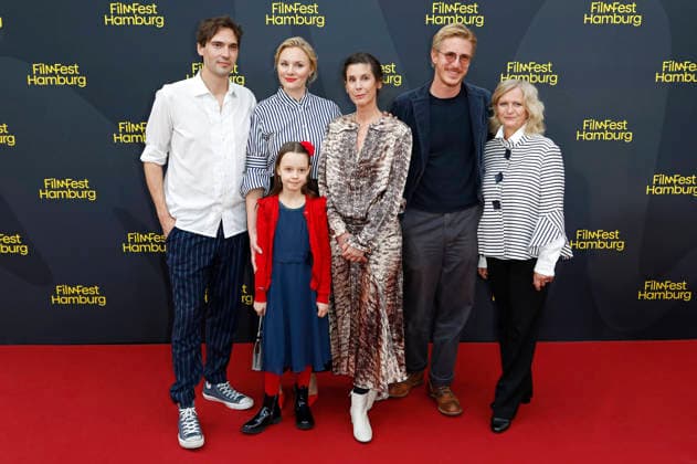 Aron Lehmann, Rosalie Thomass, Elise Lindner, Daniela Dröscher, Golo Euler, and Johanna Gastdorf at the premiere of the feature film *Lies About My Mother* at the 34th Filmfest Hamburg 2026 at Cinemaxx Dammtor in Hamburg, September 26, 2026 Foto:xC.xTamckex xFuturexImagex luegen_6909