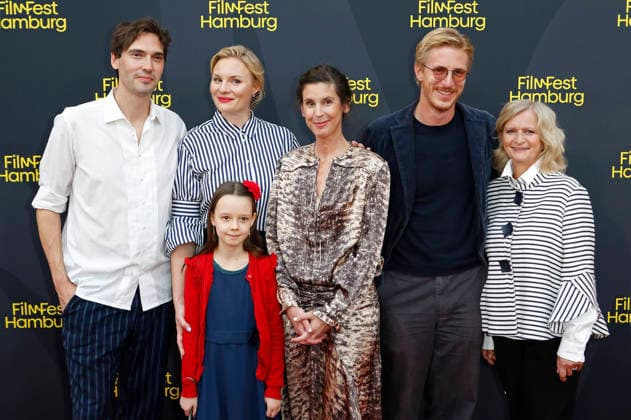 Aron Lehmann, Rosalie Thomass, Elise Lindner, Daniela Dröscher, Golo Euler, and Johanna Gastdorf at the premiere of the feature film *Lies About My Mother* at the 34th Filmfest Hamburg 2026 at Cinemaxx Dammtor in Hamburg, September 26, 2026 Foto:xC.xTamckex xFuturexImagex luegen_6912