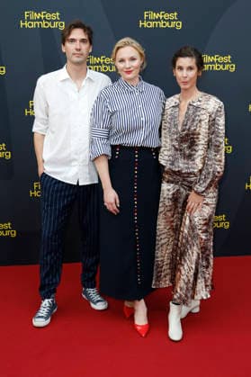 Aron Lehmann, Rosalie Thomass, and Daniela Dröscher at the premiere of the feature film *Lies About My Mother* at the 34th Hamburg Film Festival 2026 at Cinemaxx Dammtor in Hamburg, September 26, 2026 Foto:xC.xTamckex xFuturexImagex luegen_6919