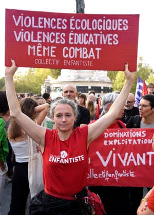 Climate Rally - Paris Following the 8,000 deaths during the heatwaves, a march for the climate, life and social justice brought together several thousand demonstrators in Paris, France on September 26, 2026. Photo by Alain Apaydin ABACAPRESS Paris France  Copyright: xApaydinxAlain ABACAx