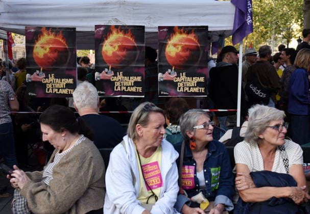 Climate Rally - Paris Following the 8,000 deaths during the heatwaves, a march for the climate, life and social justice brought together several thousand demonstrators in Paris, France on September 26, 2026. Photo by Alain Apaydin ABACAPRESS Paris France  Copyright: xApaydinxAlain ABACAx