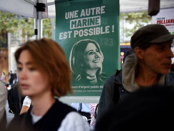 Climate Rally - Paris Following the 8,000 deaths during the heatwaves, a march for the climate, life and social justice brought together several thousand demonstrators in Paris, France on September 26, 2026. Photo by Alain Apaydin ABACAPRESS Paris France  Copyright: xApaydinxAlain ABACAx