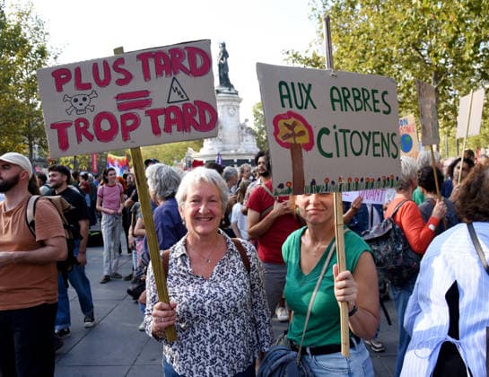 Climate Rally - Paris Following the 8,000 deaths during the heatwaves, a march for the climate, life and social justice brought together several thousand demonstrators in Paris, France on September 26, 2026. Photo by Alain Apaydin ABACAPRESS Paris France  Copyright: xApaydinxAlain ABACAx