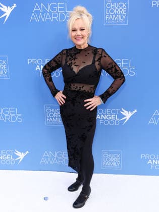 Project Angel Food s Angel Awards 2026 HOLLYWOOD, LOS ANGELES, CALIFORNIA, USA - SEPTEMBER 26: Caroline Rhea arrives at Project Angel Food s Angel Awards 2026 held at The Chuck Lorre Family Foundation Campus at Project Angel Food on September 26, 2026 in Hollywood, Los Angeles, California, United States. Hollywood The Chuck Lorre Family Foundation Campus at Project Angel Food California United States Copyright: xXavierxCollin ImagexPressxAgencyx