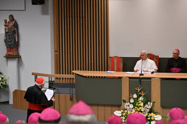 POPE LEO XIV MEETS BISHOPS OF FRANCE IN LOURDES France, Lourdes, Vatican, 2026 9 27 Pope Leo XIV meets with the Bishops of the French Bishops Conference at the Sainte-Bernadette hemicycle of the Sanctuary of Our Lady of Lourdes. EDITORIAL USE ONLY - NO BOOKS Copyright: xALESSIAxGIULIANI xCatholicxPressxPhotox