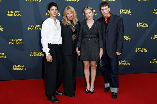 Andronikos Korakas, Leonie Krippendorff, Jella Haase, and Joshua Hupfauer at the premiere of the feature film *Kinder der Sonne* (*Children of the Sun*) at the 34th Filmfest Hamburg 2026 at Cinemaxx Dammtor in Hamburg, September 26, 2026 Foto:xC.xTamckex xFuturexImagex kinder_6913