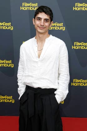 Andronikos Korakas at the premiere of *Children of the Sun* at the 34th Hamburg Film Festival at Cinemaxx Dammtor, Hamburg, Germany, September 26, 2026 Foto:xC.xTamckex xFuturexImagex kinder_6920