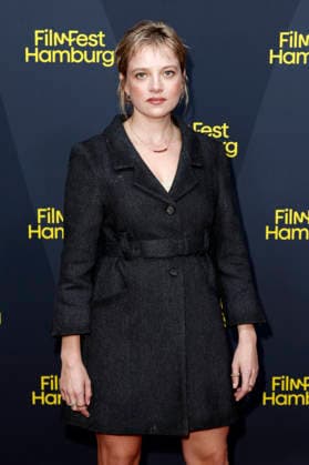 Jella Haase at the premiere of the film *Kinder der Sonne* (*Children of the Sun*) at the 34th Filmfest Hamburg 2026 at Cinemaxx Dammtor in Hamburg, September 26, 2026 Foto:xC.xTamckex xFuturexImagex kinder_6930