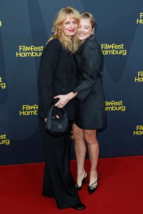 Leonie Krippendorff and Jella Haase at the premiere of the feature film *Kinder der Sonne* (*Children of the Sun*) at the 34th Filmfest Hamburg 2026 at Cinemaxx Dammtor in Hamburg, September 26, 2026 Foto:xC.xTamckex xFuturexImagex kinder_6940