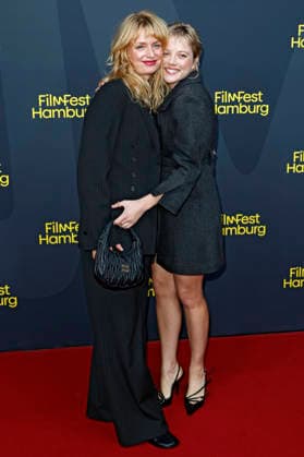 Leonie Krippendorff and Jella Haase at the premiere of the feature film *Kinder der Sonne* (*Children of the Sun*) at the 34th Filmfest Hamburg 2026 at Cinemaxx Dammtor in Hamburg, September 26, 2026 Foto:xC.xTamckex xFuturexImagex kinder_6941