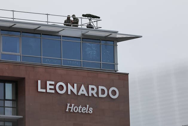 Labour Party Annual Conference 2026 Sniper Police on the roof of Leonardo Hotel during the Labour Party Annual Conference 2026 at Convention Centre, Liverpool, United Kingdom on 27 September 2026 (Photo by Mark Cosgrove News Images) Liverpool Convention Centre Merseyside United Kingdom Copyright: xMarkxCosgrove NewsxImagesx