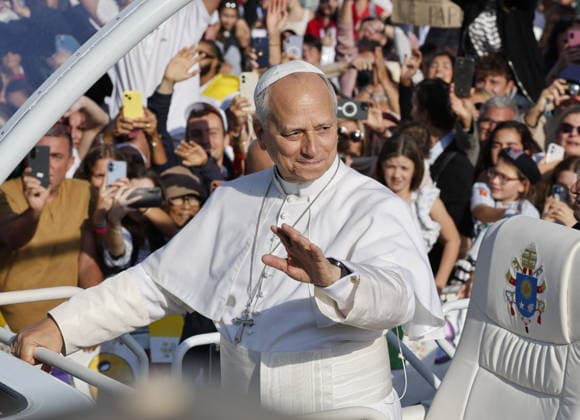 Visit to France of Pope Leo XIV - Mass at Lourdes Sanctuary Pope Leo XIV pictured during a mass at Prairie at the Lourdes sanctuary, southwestern France, on September 27, 2026. Pope Leo XIV makes a historic apostolic journey of four days to France scheduled for September 25 to 28, 2026. Photo by Margot Le Gonidec ABACAPRESS.COM Lourdes France  Copyright: xLexGonidecxMargot ABACAx