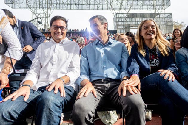 Sánchez Speaks at the PSOE Madrid Candidate Announcement Ceremony The Secretary-General of the PSOE and Prime Minister, Pedro Sánchez c, accompanied by the Secretary-General of the PSOE in Madrid, candidate for President of the Community of Madrid, and Minister for Digital Transformation and Public Administration, Óscar López i, and the mayor of Getafe, Sara Hernández, during the PSOE Madrid candidate announcement ceremony for the 2027 municipal and regional elections, held at the Juan de la Cierva Municipal Sports Center on September 27, 2026, in Getafe, Madrid, Spain. The event marks the start of the PSOE’s electoral campaign in the Community of Madrid—a campaign whose goal is the 2027 municipal and regional elections and which begins wi Copyright: xRicardoxRubiox 7803930