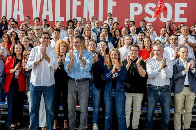 Sánchez Speaks at the PSOE Madrid Candidate Announcement Ceremony The Secretary-General of the PSOE and President of the Government, Pedro Sánchez 3i, accompanied by the Secretary-General of the PSOE in Madrid, candidate for President of the Community of Madrid, and Minister for Digital Transformation and the Civil Service, Óscar López 2i, and the mayor of Getafe, Sara Hernández 4d, during the PSOE Madrid candidate presentation ceremony for the 2027 municipal and regional elections, at the Juan de la Cierva Municipal Sports Center, on September 27, 2026, in Getafe, Madrid, Spain. The event marks the start of the PSOE’s election campaign in the Community of Madrid—a campaign whose goal is the 2027 municipal and regional elections and which Copyright: xRicardoxRubiox 7803944