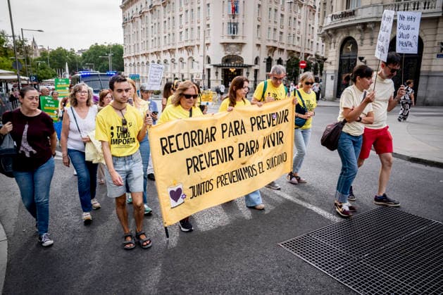 Suicide Prevention Rally in Madrid: Many people carried signs bearing the slogan Remember to Prevent, Prevent to Live during the National Suicide Prevention Rally on September 27, 2026, in Madrid, Spain. The rally was organized under the slogan Active Listening, Collective Response, coinciding with Suicide Awareness Month. September 27, 2026. On Foot, Madrid, Madrid, Spain  Copyright: xA.xPÃ rezxMecax 7803974
