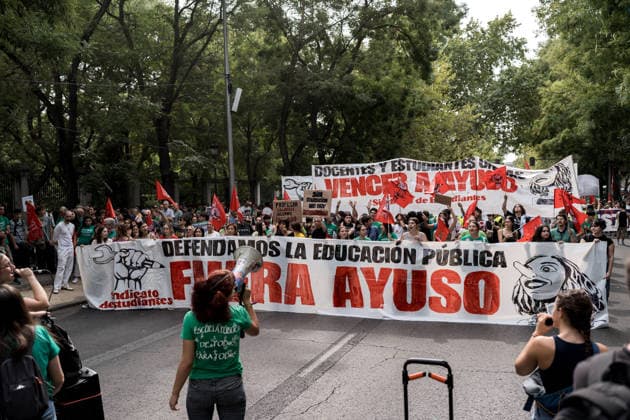 Protest for Public Education in Madrid Numerous people hold a banner reading We Defend Public Education—Ayuso Out during a protest in support of the public education system on September 27, 2026, in Madrid, Spain. The educational community of the Community of Madrid—comprising teachers, families, and students—has organized the demonstration under the slogan In Defense of Public Education to demand a reduction in class sizes, school schedules that allow for adequate attention to students, an increase in staffing levels, and solutions to excessive bureaucratic burdens. SEPTEMBER 27, 2026 Diego Radamé Madrid, Madrid, Spain Copyright: xDiegoxRadamà sx 7804029