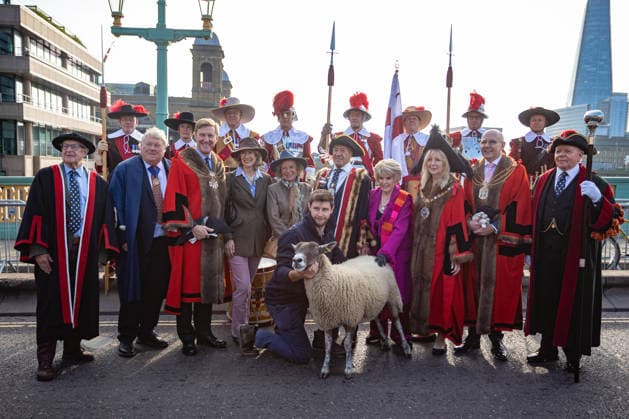 Woolmens Sheep Drive and Livery Fair 2026 on Southwark Bridge, London, UK 27 September 2026 Gloria Hunniford OBE leads the Woolmens Sheep Drive across Southwark Bridge, London, UK, on 27 September 2026. The broadcaster, who became a Freeman of the City of London earlier this year, led the annual drive to mark 80 years in entertainment, joined by Master Woolman David Hopkins, Lady Mayor Dame Susan Langley and Sheriffs of the City of London in aid of the Woolmen s Charity and the Lord Mayor s Appeal., Credit:PETE SPELLER Avalon  Copyright: xPETExSPELLERx xAvalonx 1138620791
