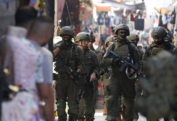September 27, 2026, Nablus, Palestine, State of: NABLUS, OCCUPIED WEST BANK, SEPTEMBER 27, 2026: Israeli soldiers patrol the Old City of Nablus in the occupied West Bank. Nablus Palestine, State of  - ZUMAq101 20260927_zna_q101_007 Copyright: xNedalxShtiehx