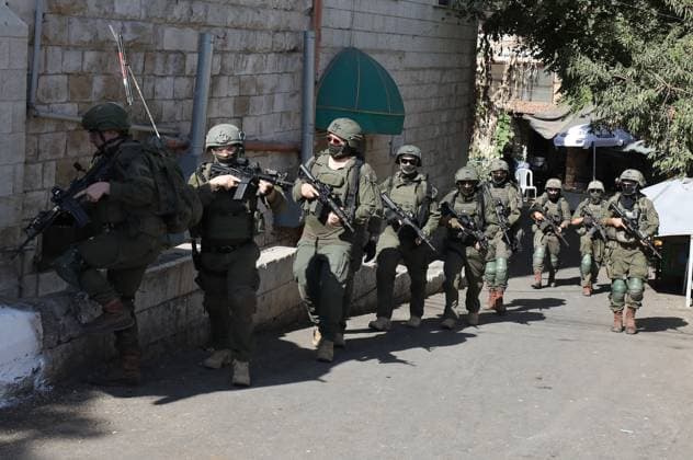 September 27, 2026, Nablus, Palestine, State of: NABLUS, OCCUPIED WEST BANK, SEPTEMBER 27, 2026: Israeli soldiers patrol the Old City of Nablus in the occupied West Bank. Nablus Palestine, State of  - ZUMAq101 20260927_zna_q101_017 Copyright: xNedalxShtiehx