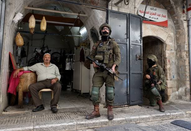 September 27, 2026, Nablus, Palestine, State of: NABLUS, OCCUPIED WEST BANK, SEPTEMBER 27, 2026: Israeli soldiers patrol the Old City of Nablus in the occupied West Bank. Nablus Palestine, State of  - ZUMAq101 20260927_zna_q101_019 Copyright: xNedalxShtiehx