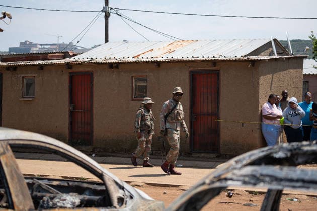 (260927) -- WEDELA, Sept. 27, 2026 -- People work at the scene of a shooting incident in the mining township of Wedela in Gauteng Province, South Africa, Sept. 27, 2026. Seventeen people were killed Saturday night in a bar shooting in the mining township of Wedela in South Africa, local media reported on Sunday. (Photo by Xinhua) (SpotNews) SOUTH AFRICA-GAUTENG-SHOOTING INCIDENT RumanaxAkoob 