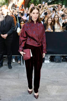 MFW Spring Summer 2027 Armani Arrival MP MILAN, ITALY - SEPTEMBER 27: Karen Mok arrives to Armani fashion show during the Milan Fashion Week - Womenswear Spring Summer 2027 on September 27, 2026 in Milan, Italy. Photo by Marco Piovanotto Abacapress.com Milan Italy  Copyright: xPiovanottoxMarco ABACAx