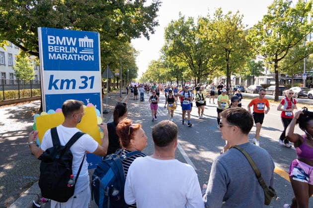 Berlin, September 27, 2026, 52nd BMW Berlin Marathon, Scenes from Hohenzollerndamm in the Wilmersdorf district