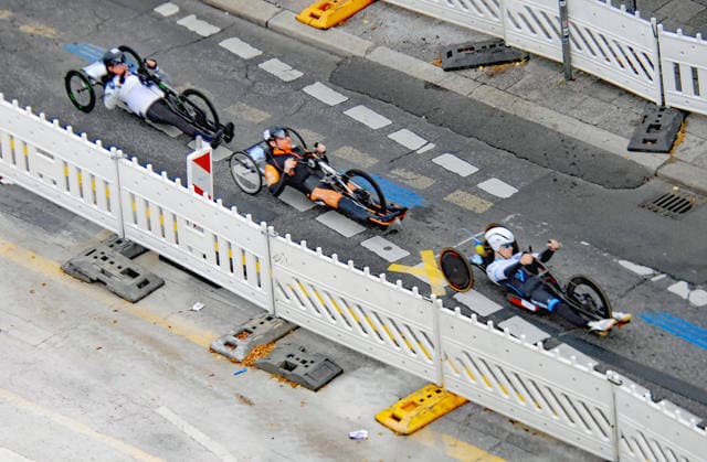 Obstacle course at the 13-kilometer mark, due to a long-term construction project by the BVG on Heinric Heine Street