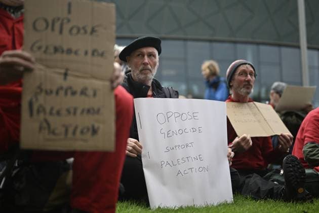 Arrests at the Lift the Ban protest in Liverpool LIVERPOOL, UNITED KINGDOM - SEPTEMBER 27: Supporters of Palestine Action, holding banners, stage a Lift the Ban demonstration calling for the repeal of the ban imposed on the organization near the venue of the Labour Party Conference in Liverpool, United Kingdom, on September 27, 2026. Multiple protesters were detained by police during the demonstration. Rasid Necati Aslim Anadolu Liverpool United Kingdom. Editorial use only. Please get in touch for any other usage.  Copyright: x2026xAnadoluxRasidxNecatixAslimx