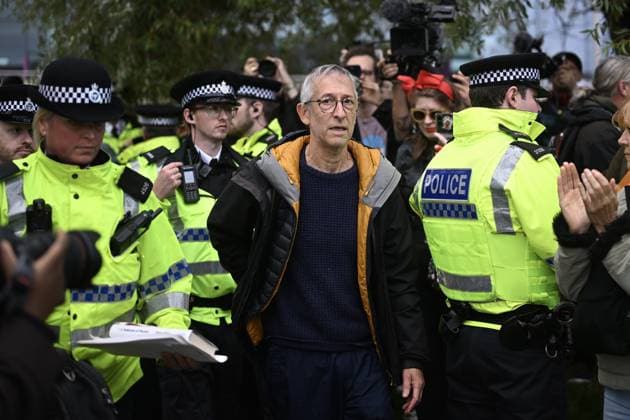 Arrests at the Lift the Ban protest in Liverpool LIVERPOOL, UNITED KINGDOM - SEPTEMBER 27: Supporters of Palestine Action are detained by police during a Lift the Ban rally outside the venue of the Labour Party Conference as they call for the lifting of the ban on the group, in Liverpool, United Kingdom on September 27, 2026. Rasid Necati Aslim Anadolu Liverpool United Kingdom. Editorial use only. Please get in touch for any other usage.  Copyright: x2026xAnadoluxRasidxNecatixAslimx