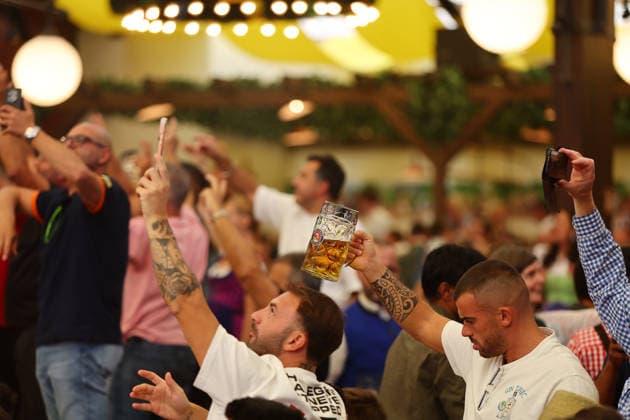 Germany world s largest beer festival Oktoberfest Attendees drink beer during the world s largest beer festival Oktoberfest in Munich, Germany, September 27th , 2026 . Photo by Davide Elias Copyright: xDavidexEliasx