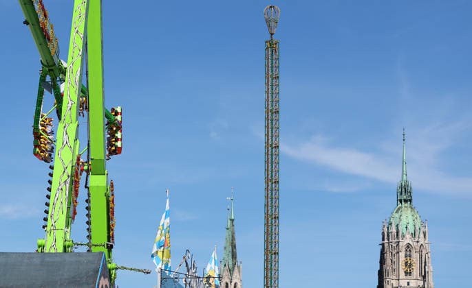 Germany world s largest beer festival Oktoberfest Riders on a ride are seen during the world s largest beer festival Oktoberfest in Munich, Germany, September 27th , 2026 . Photo by Davide Elias Copyright: xDavidexEliasx