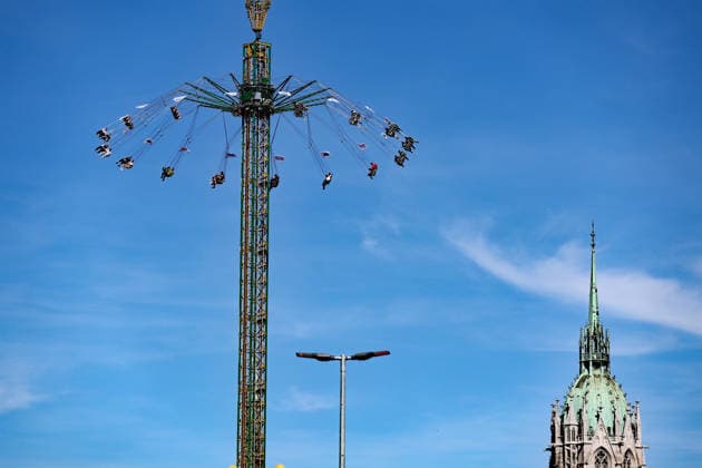Germany world s largest beer festival Oktoberfest Riders on a ride are seen during the world s largest beer festival Oktoberfest in Munich, Germany, September 27th , 2026 . Photo by Davide Elias Copyright: xDavidexEliasx