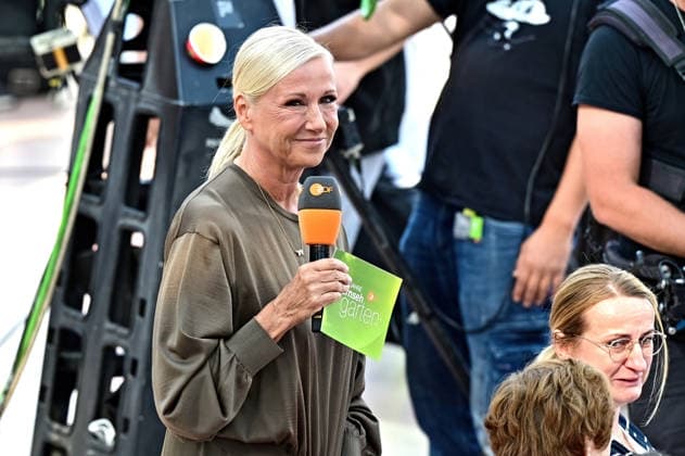 ZDF Fernsehgarten host Andrea Kiwi Kiewel during the ZDF entertainment show Fernsehgarten on September 27, 2026, in Mainz 20260927MWI150795