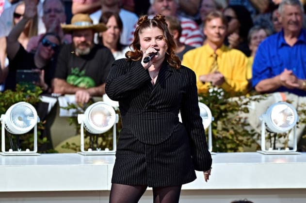 ZDF Fernsehgarten singer Loi Leonie Greiner during the ZDF entertainment show Fernsehgarten on September 27, 2026, in Mainz 20260927MWI151105