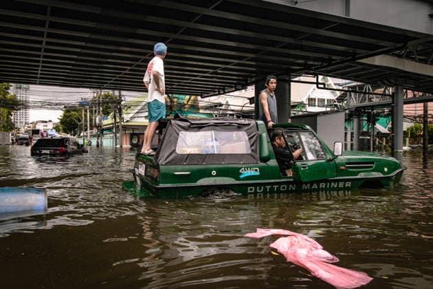 Aftermath of heavy rain in Bangkok BANGKOK, THAILAND - SEPTEMBER 27: Cars are submerged in floodwater after heavy rainfall in Bangkok, Thailand on September 27, 2026. The Thai Meteorological Department issued warnings for heavy to very heavy rainfall affecting Greater Bangkok and provinces across Thailand. Wissarut Weerasopon Anadolu Bangkok Thailand. Editorial use only. Please get in touch for any other usage.  Copyright: x2026xAnadoluxWissarutxWeerasoponx