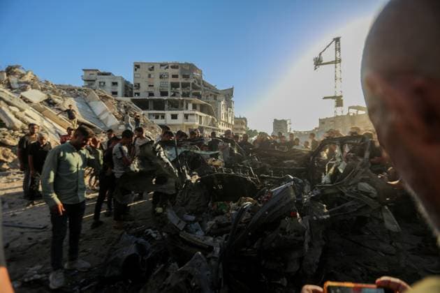 RECORD DATE NOT STATED Civilian Vehicle Targeted on Al-Sinaa Street in Southern Gaza City (INT) Civilian Vehicle Targeted on Al-Sinaa Street in Southern Gaza City. September 27, 2026, Gaza, Palestine:A civilian vehicle was targeted on Al-Sinaa Street in southern Gaza City. Residents and emergency teams gathered at the scene following the strike as the extent of casualties and damage was assessed. Credit: Hashem Zimmo TheNews2(Foto: Hashem Zimmo Thenews2 imago images) Civilian Vehicle Targeted on Al-Sinaa Street in Southern Gaza City  Copyright: xHashemxZimmox