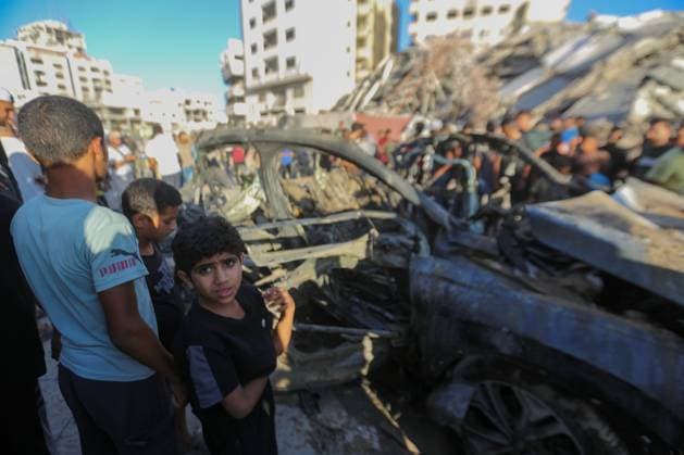 RECORD DATE NOT STATED Civilian Vehicle Targeted on Al-Sinaa Street in Southern Gaza City (INT) Civilian Vehicle Targeted on Al-Sinaa Street in Southern Gaza City. September 27, 2026, Gaza, Palestine:A civilian vehicle was targeted on Al-Sinaa Street in southern Gaza City. Residents and emergency teams gathered at the scene following the strike as the extent of casualties and damage was assessed. Credit: Hashem Zimmo TheNews2(Foto: Hashem Zimmo Thenews2 imago images) Civilian Vehicle Targeted on Al-Sinaa Street in Southern Gaza City  Copyright: xHashemxZimmox