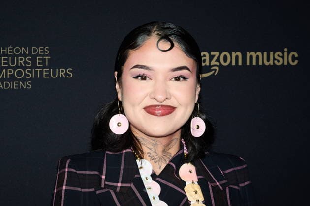 September 26, 2026, Toronto, On, Canada: Tia Wood walks the red carpet ahead of the Canadian Songwriters Hall of Fame induction ceremony in Toronto, on Saturday, Sept. 26, 2026. Toronto Canada  - ZUMAc35_ 20260926_zaf_c35_222 Copyright: xSammyxKoganx