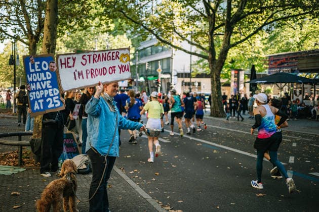 Highlights from the 52nd BMW BERLIN MARATHON on September 27, 2026, in Berlin: Runners on the marathon course and spectators lining the route of the 2026 BMW Berlin Marathon