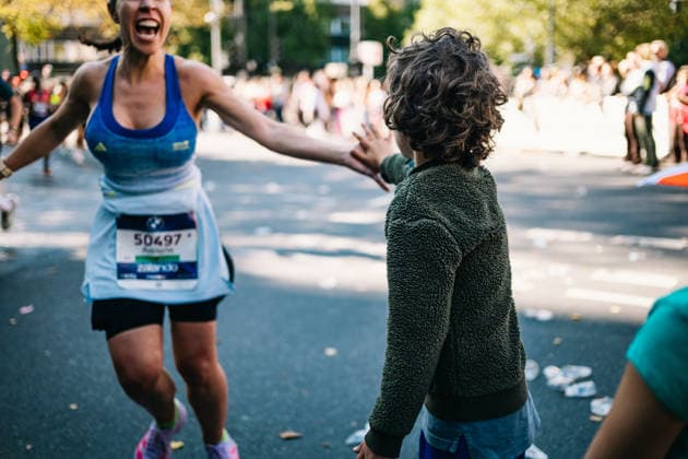 Highlights from the 52nd BMW BERLIN MARATHON on September 27, 2026, in Berlin: Runners on the marathon course and spectators lining the route of the 2026 BMW Berlin Marathon