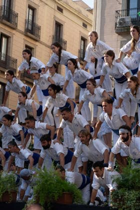 La Merce festival 2026, Placa Sant Jaume. Castellers day, 27 September. Barcelona, Catalunya. September. Barcelona, Catalunya. Members of Falcons de Vilanova i la Geltru perform human figures during the traditional La Merce festival celebrations, September 27, 2026, Placa Sant Jaume, Barcelona, Catalonia., Credit:Ivan Sanchez Jimenez Ivan Sanchez Avalon Copyright: xIvanxSanchezxJimenezx xIvanxSanchezx xAvalonx 1138662683