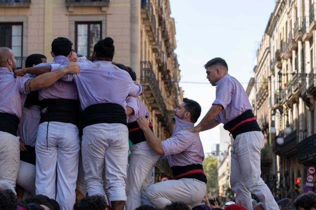 La Merce festival 2026, Placa Sant Jaume. Castellers day, 27 September. Barcelona, Catalunya. September. Barcelona, Catalunya. A member of Castellers de Terrassa during the human towers performance at the traditional La Merce festival celebrations, September 27, 2026, Placa Sant Jaume, Barcelona, Catalonia., Credit:Ivan Sanchez Jimenez Ivan Sanchez Avalon Copyright: xIvanxSanchezxJimenezx xIvanxSanchezx xAvalonx 1138667716