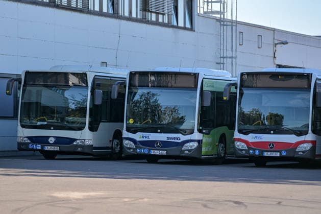 Weil am Rhein: Warning Strike at SWEG, Weil am Rhein, September 27, 2026 Several public buses are parked at the Weil am Rhein depot. Warning strike at SWEG starting Wednesday and lasting three days, Weil am Rhein, September 27, 2026 Copyright: xEibnerxPressefotox EP_THS
