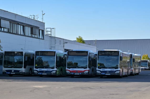 Weil am Rhein: Warning Strike at SWEG, Weil am Rhein, September 27, 2026 Several public buses are parked at the Weil am Rhein depot. Warning strike at SWEG starting Wednesday and lasting three days, Weil am Rhein, September 27, 2026 Copyright: xEibnerxPressefotox EP_THS