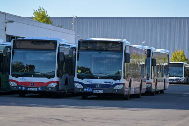 Weil am Rhein: Warning Strike at SWEG, Weil am Rhein, September 27, 2026 Several public buses are parked at the Weil am Rhein depot. Warning strike at SWEG starting Wednesday and lasting three days, Weil am Rhein, September 27, 2026 Copyright: xEibnerxPressefotox EP_THS