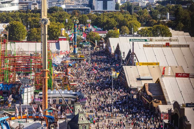 Festivities at the Cannstatter Waden. According to the organizers, the Cannstatter Volksfest is one of the most beautiful and largest folk festivals in the world. Around three million guests are expected again through October 11. September 27, 2026, Stuttgart, Baden-Württemberg, Germany