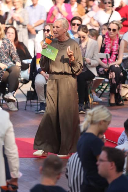 Andrea Kiewel on the ZDF TV show *Fernsehgarten Finalparty* at Lerchenberg in Mainz, September 27, 2026 Copyright: xAgenturxMatthiasxWehnertx xM.xGränzdörferx