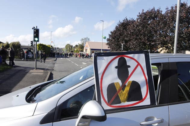 Protesters block Orange Order parade route in Portadown, Northern Ireland PORTADOWN, NORTHERN IRELAND - SEPTEMBER 27: A view of Garvaghy Road as protesters block the route of an Orange Order parade, delaying the march into Portadown town centre in Northern Ireland on September 27, 2026. Conor McCaughley Anadolu Portadown Northern Ireland. Editorial use only. Please get in touch for any other usage.  Copyright: x2026xAnadoluxConorxMcCaughleyx