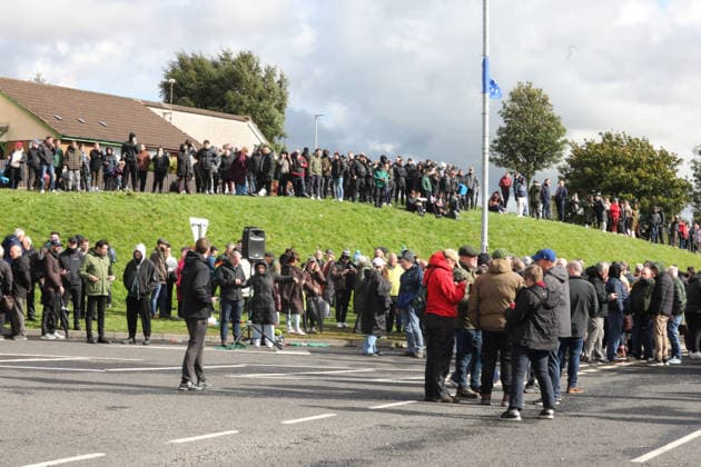 Protesters block Orange Order parade route in Portadown, Northern Ireland PORTADOWN, NORTHERN IRELAND - SEPTEMBER 27: A view of Garvaghy Road as protesters block the route of an Orange Order parade, delaying the march into Portadown town centre in Northern Ireland on September 27, 2026. Conor McCaughley Anadolu Portadown Northern Ireland. Editorial use only. Please get in touch for any other usage.  Copyright: x2026xAnadoluxConorxMcCaughleyx